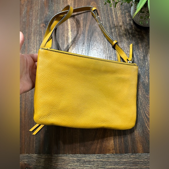 Vince Camuto Yellow Leather Crossbody Tassel zipper pulls large capacity - Picture 6 of 9